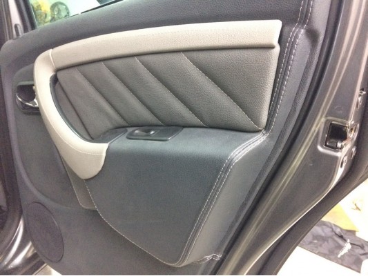 Перетяжка дверных карт